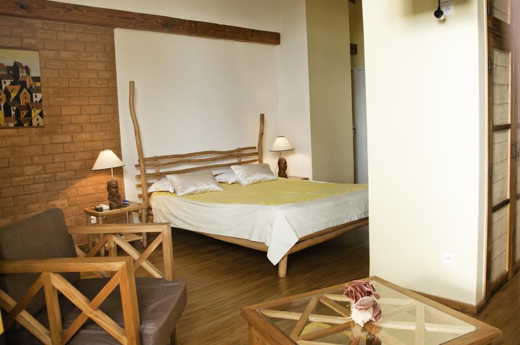Hotel Restaurant Le Combava Antananarivo Zimmer foto