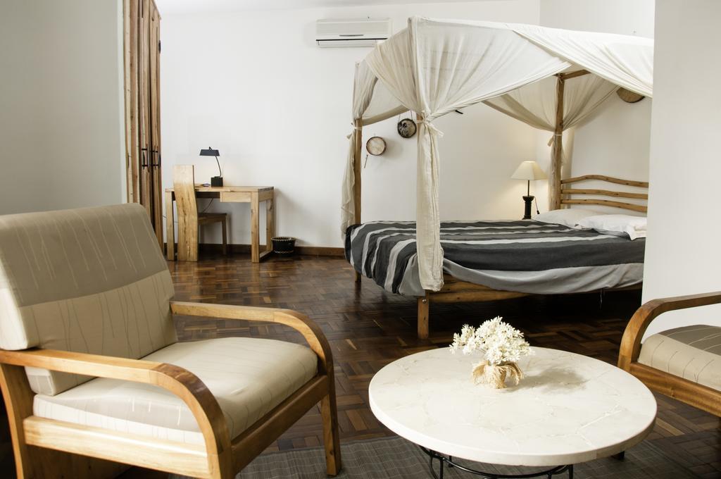 Hotel Restaurant Le Combava Antananarivo Zimmer foto