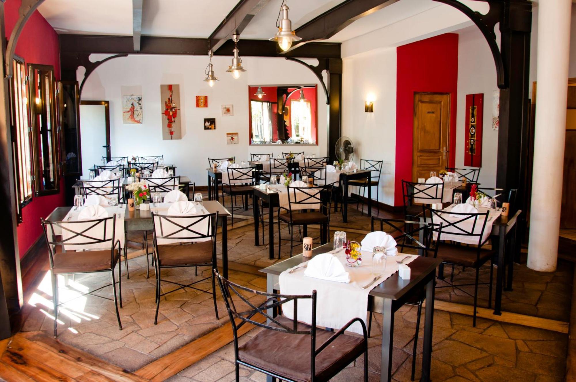 Hotel Restaurant Le Combava Antananarivo Exterior foto